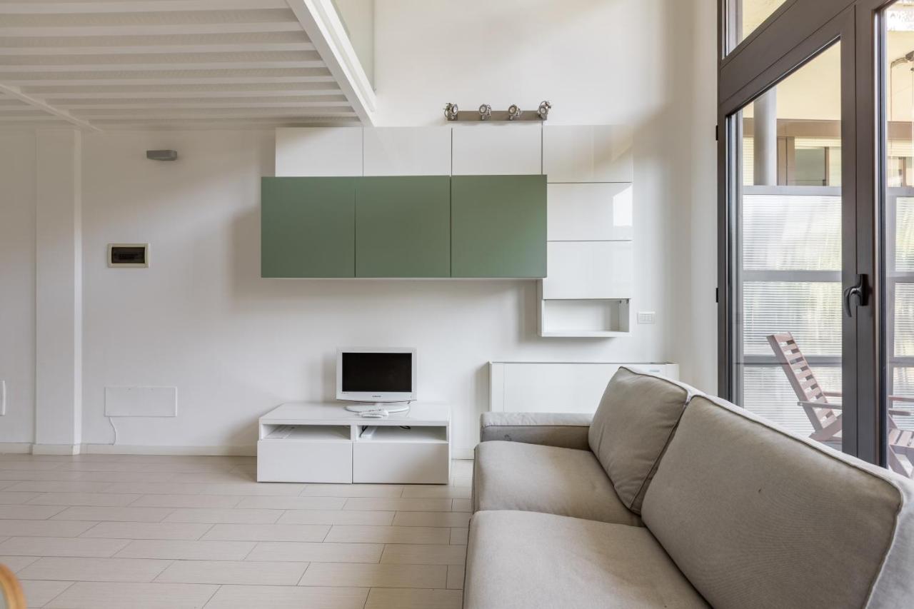 Elegant Loft With Balcony! Διαμέρισμα Μιλάνο Εξωτερικό φωτογραφία