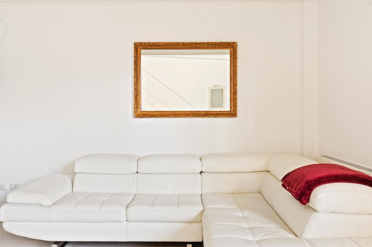 Elegant Loft With Balcony! Διαμέρισμα Μιλάνο Εξωτερικό φωτογραφία